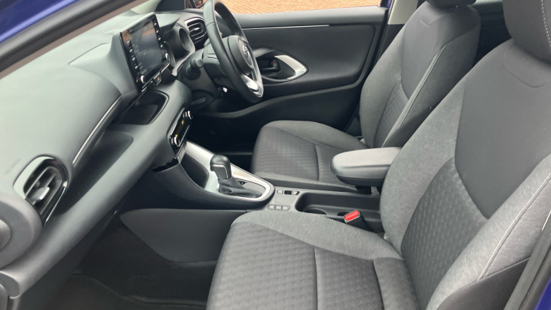 Toyota Yaris 1.5 Hybrid Design 5dr CVT Hybrid Hatchback